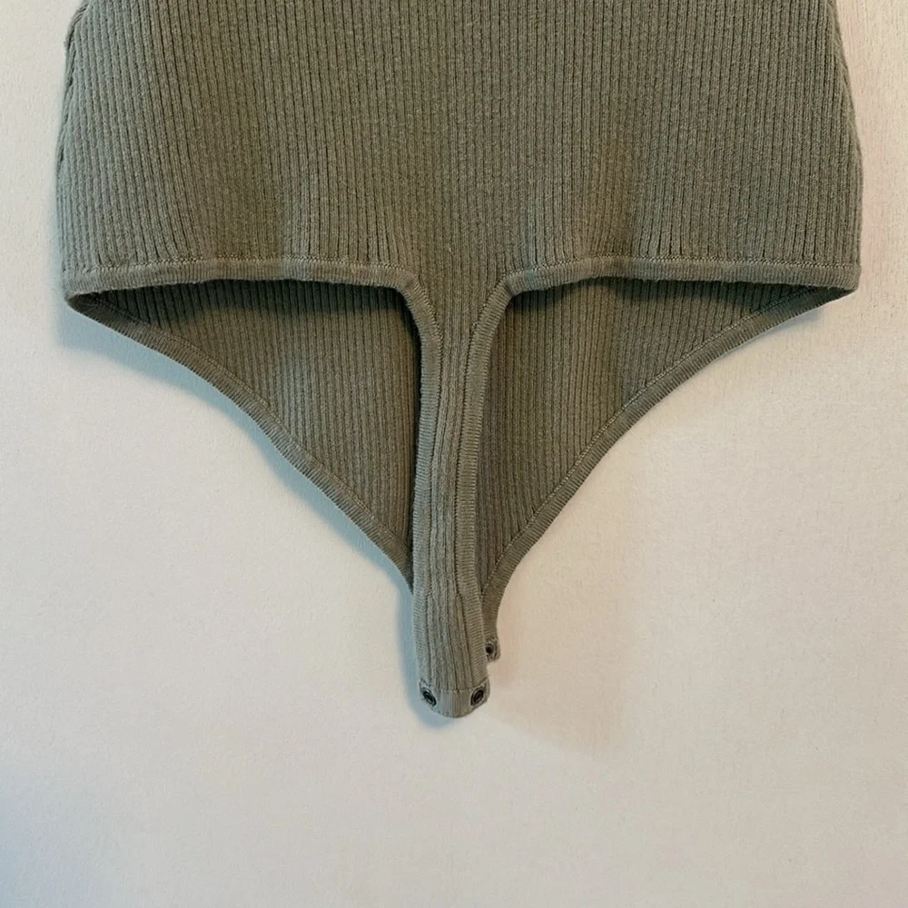 Abercrombie & Fitch Short Sleeve corset inspired Knit Bodysuit - Picture 10 of 10